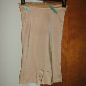 NEW Assets Sara Blakely Smooth Shaping High Waist Girl Short 17% Spandex ~ XL